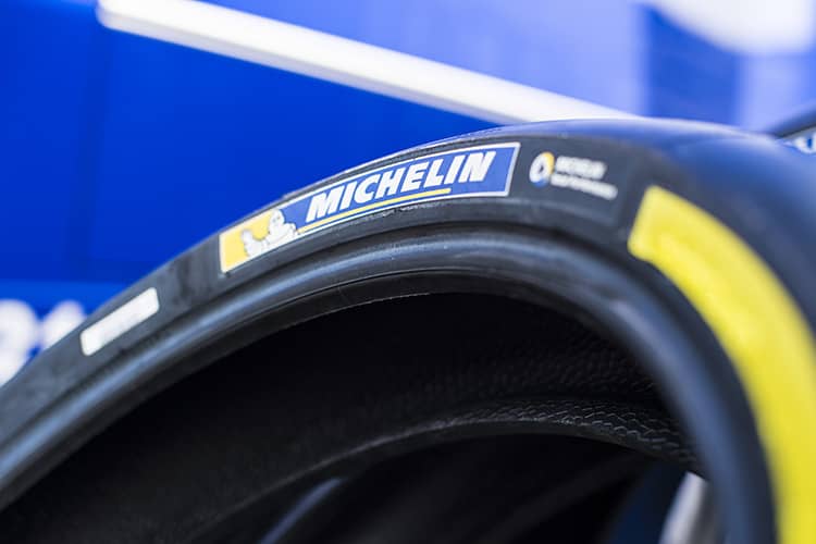 Bisher markierte Michelin die unterschiedlichen Mischungen mit farbigen Streifen
