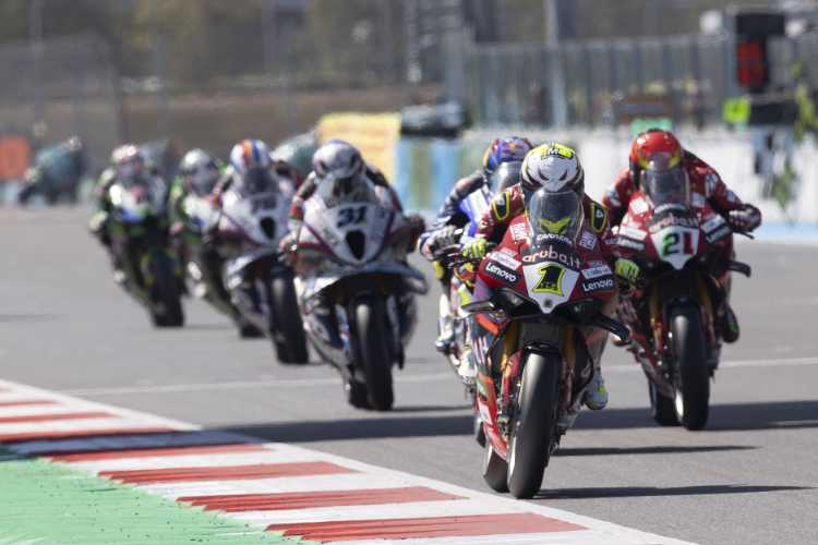 Anfänglich führte Alvaro Bautista