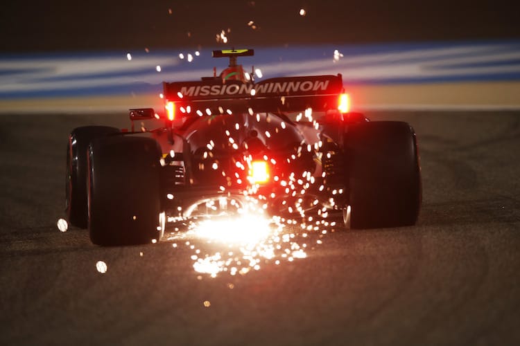 Carlos Sainz lässt es krachen