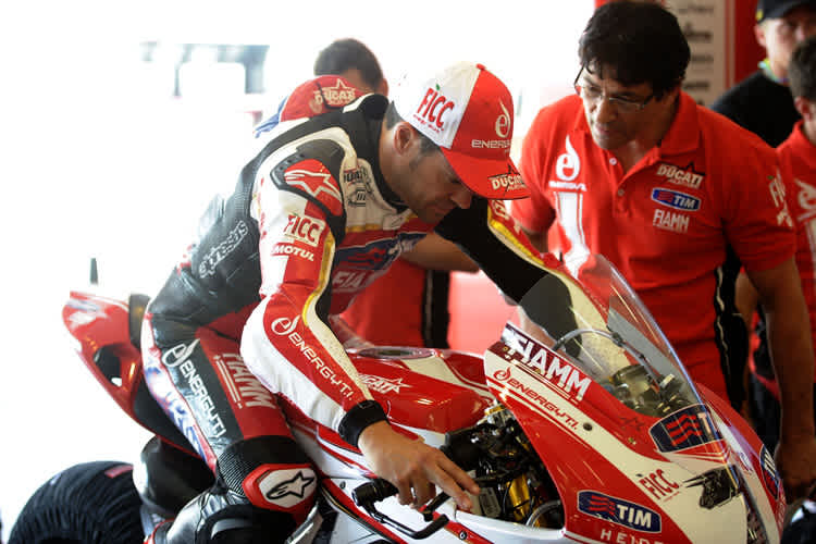 Mit der Ducati 1199 Panigale wurde Carlos Checa nie glücklich