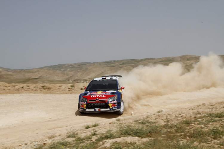 Weltmeister Loeb auf dem Weg zur Jordanien-Führung