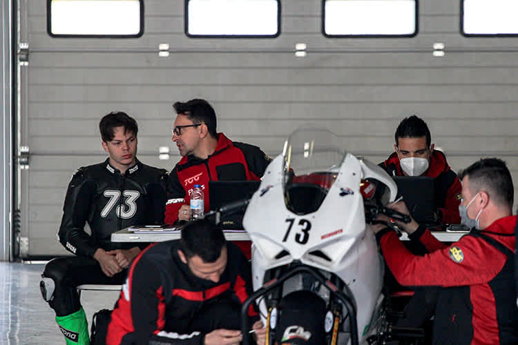 Max Kofler (li.) mit Team-Prinzipal Manuel Cappelletti