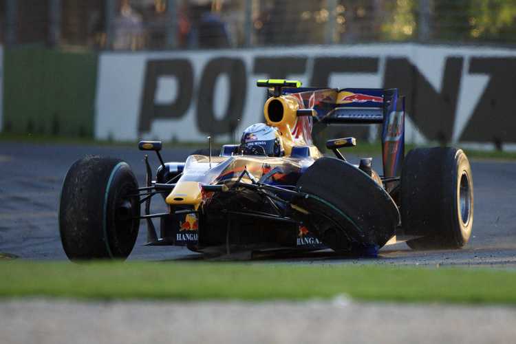 Sebastian Vettel unterwegs mit dem Dreirad