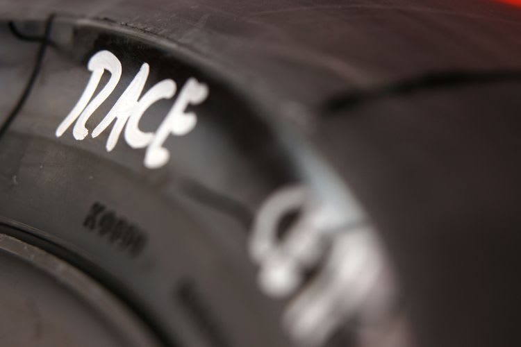 Bridgestone: Asymmetrischer Reifenaufbau 