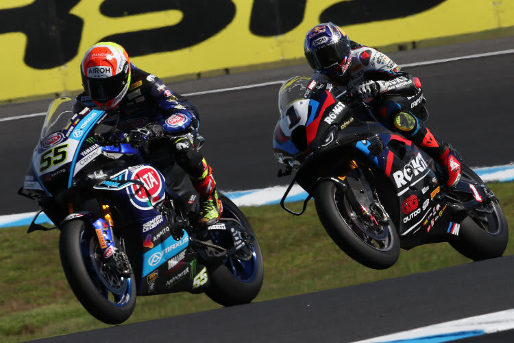 Yamaha-Werksfahrer Andrea Locatelli vor Toprak Razgatlioglu auf der schnellen BMW