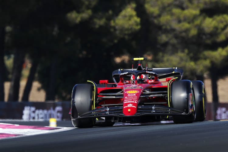 Carlos Sainz war im zweiten Training deutlich schneller als Max Verstappen