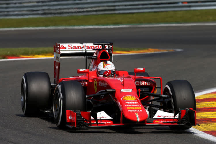 Noch ist Sebastian Vettel ohne Dach unterwegs