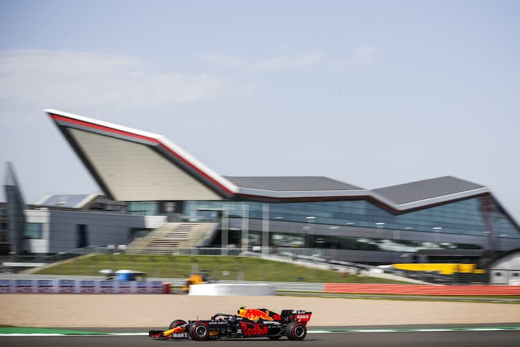 Alex Albon (Red Bull Racing) in Silverstone