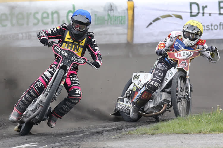 Kai Huckenbeck vor Martin Smolinski