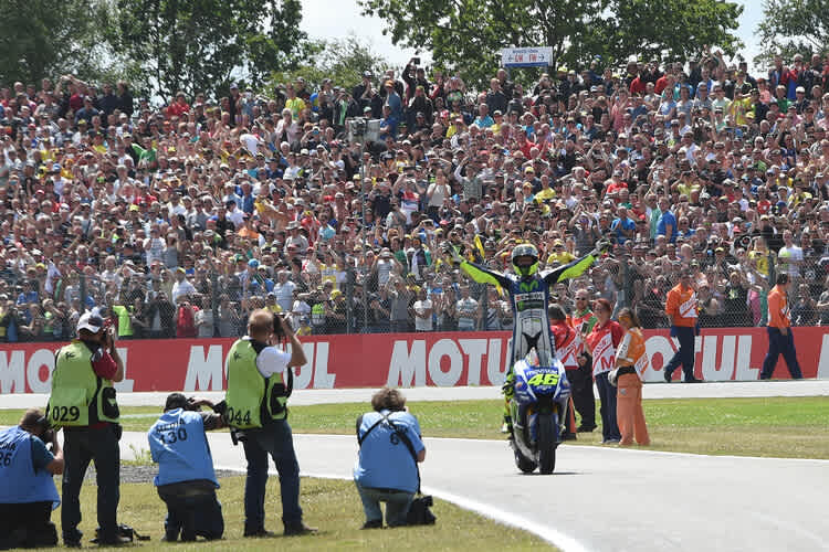 2015 siegte Valentino Rossi in Assen nach einem spannenden Kampf gegen Marc Márquez
