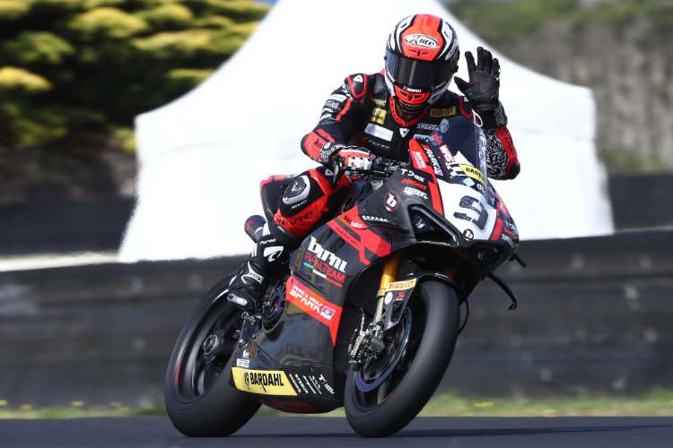 Danilo Petrucci grüßt die SPEEDWEEK-Leser