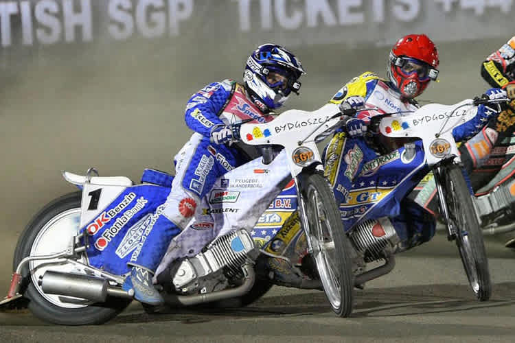 Nicki Pedersen (links) schaut nach vorne