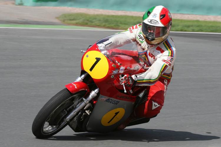 Giacomo Agostini (2007 zum 80. Sachsenring-Jubiläum): 15 WM-Titel und 122 Grand-Prix-Siege