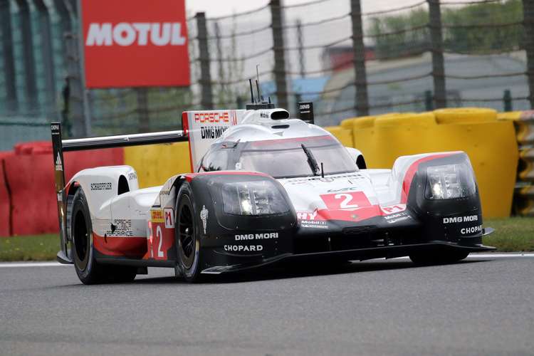 Der Porsche 919 Hybrid der WM-Leader Timo Bernhard, Earl Bamber und Brendon Hartley