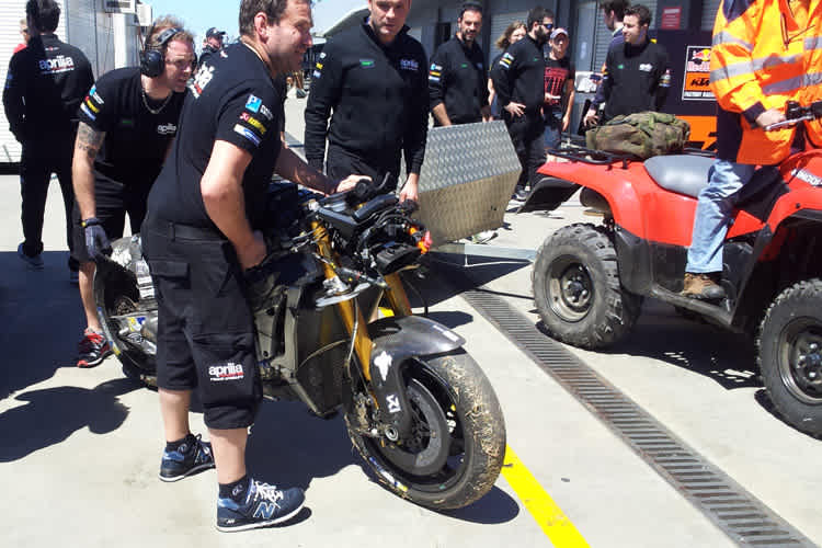 Sam Lowes schmiss seine Aprilia RS-GP weg