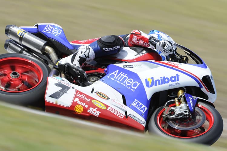 Carlos Checa blieb auch im Qualifying vorne