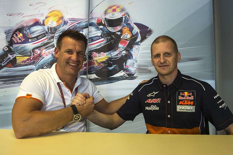 KTM-Motorsport-Direktor Pit Beirer mit Teammanager Aki Ajo