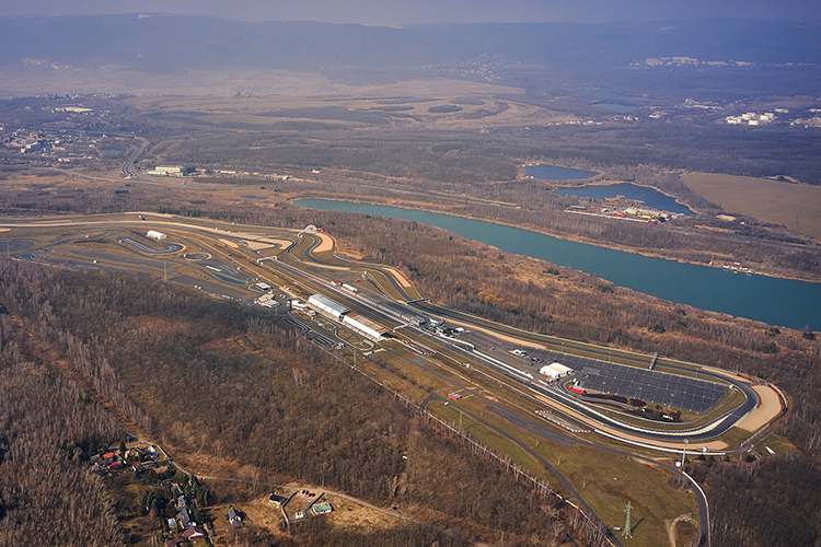 Das Autodrom Most ist schön in die Landschaft eingebettet