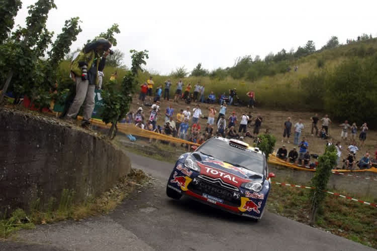 Loeb blieb nach der «Panzerplatte» vorne
