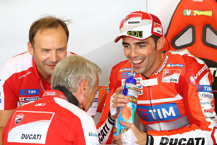 Michele Pirro in der Ducati-Box