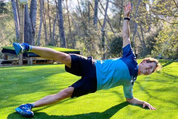 Dominique Aegerter vertrieb sich die Zeit mit viel Sport