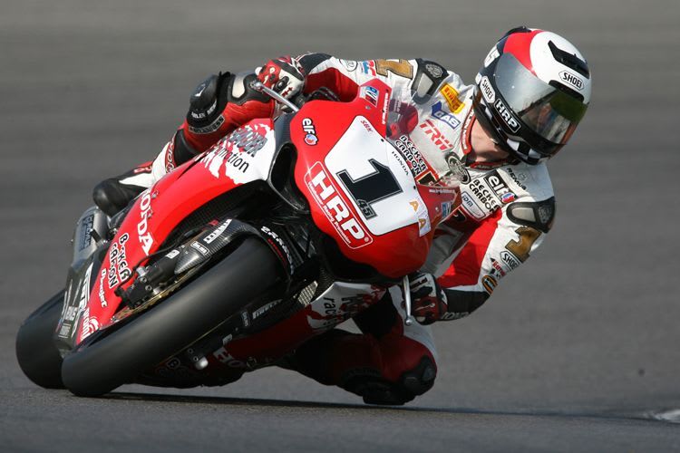 Superbike-Meister Martin Bauer beim Lausitz-Test.