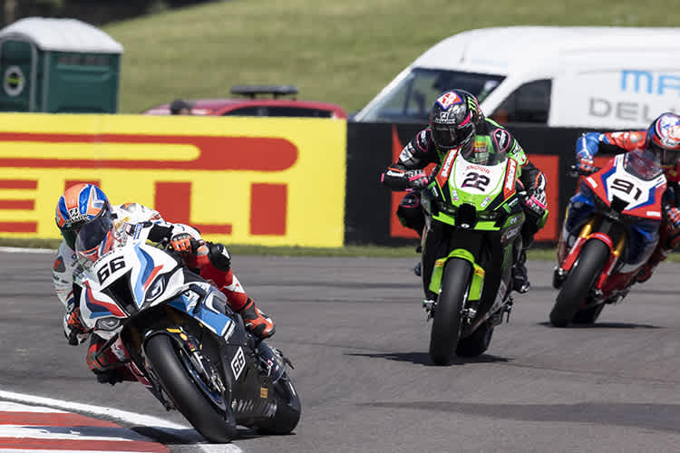 Tom Sykes vor Alex Lowes und Leon Haslam