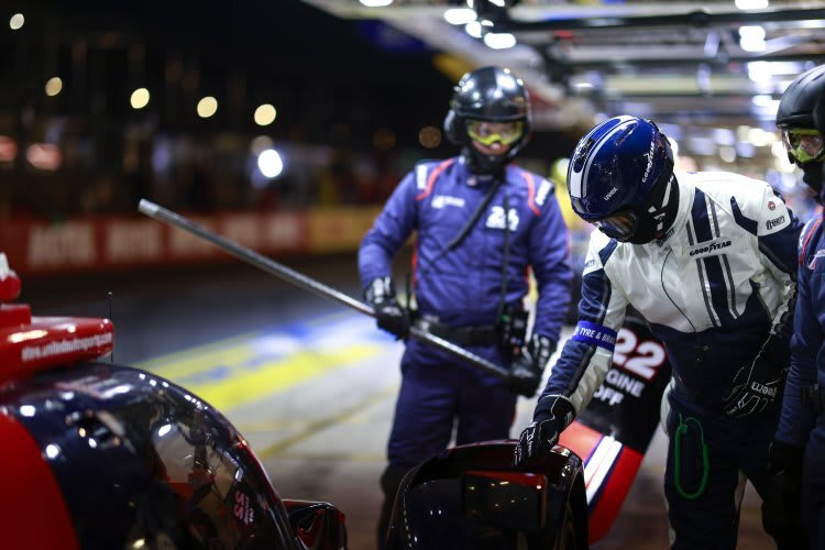 Boxenstopp bei einem LMP2 in Le Mans