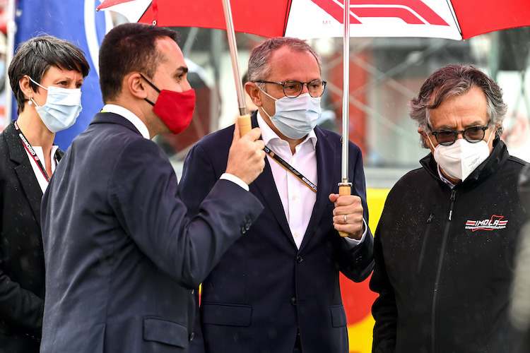 Formel-1-CEO Stefano Domenicali (Mitte)