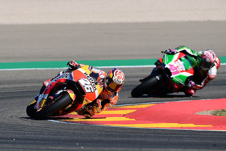Dani Pedrosa vor Aleix Espargaro