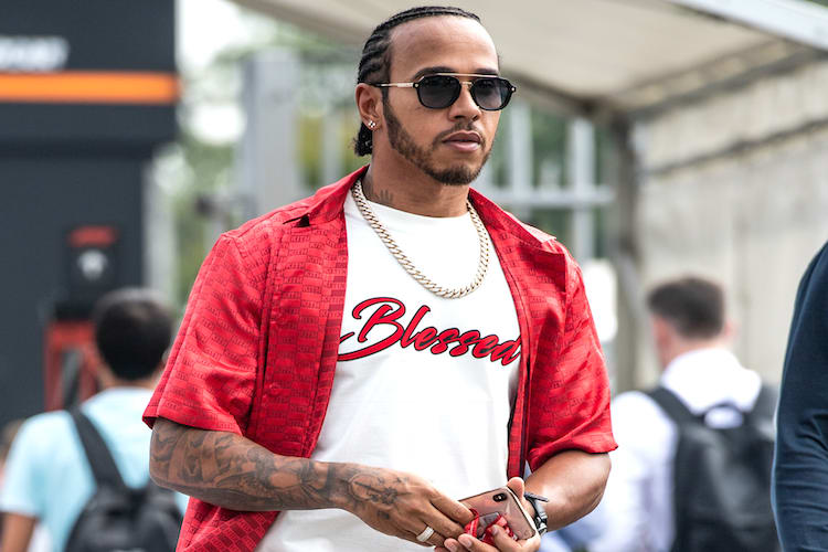 Lewis Hamilton in Monza: Die Kleidung ist schon mal rot