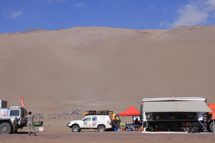 Diese Düne stürzen sich die Dakar-Piloten runter