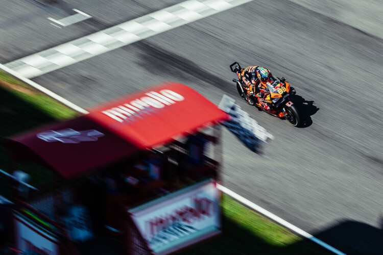 Brad Binder auf der KTM RC16 in Mugello auf Rekordkurs