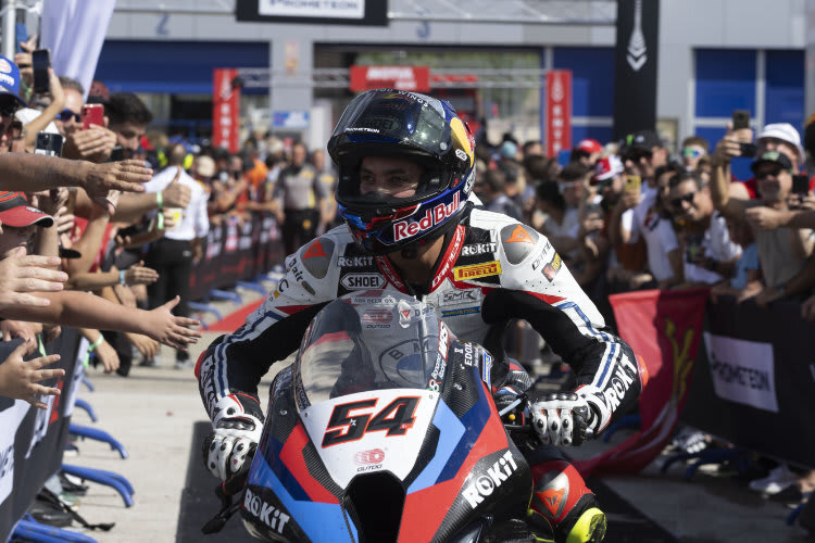 Mit Startnummer 54 wurde Toprak Razgatlioglu bekannt