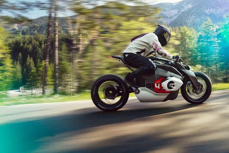 BMW Vision DC Roadster: Der Elektro-Boxer wird in safter Dosierung in die Hirne der Traditionalisten eingefüllt