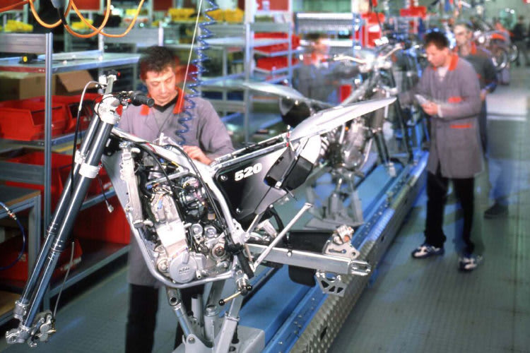 Ab Mitte März sollen bei KTM in Österreich wieder Bikes gebaut werden