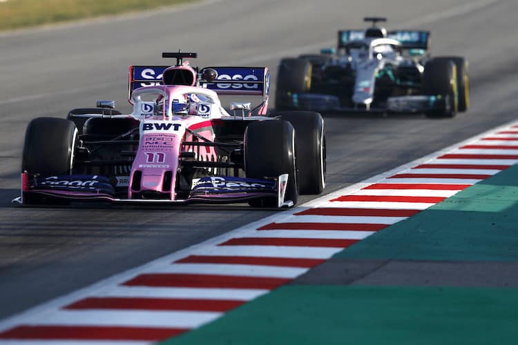 Sergio Pérez vor Valtteri Bottas