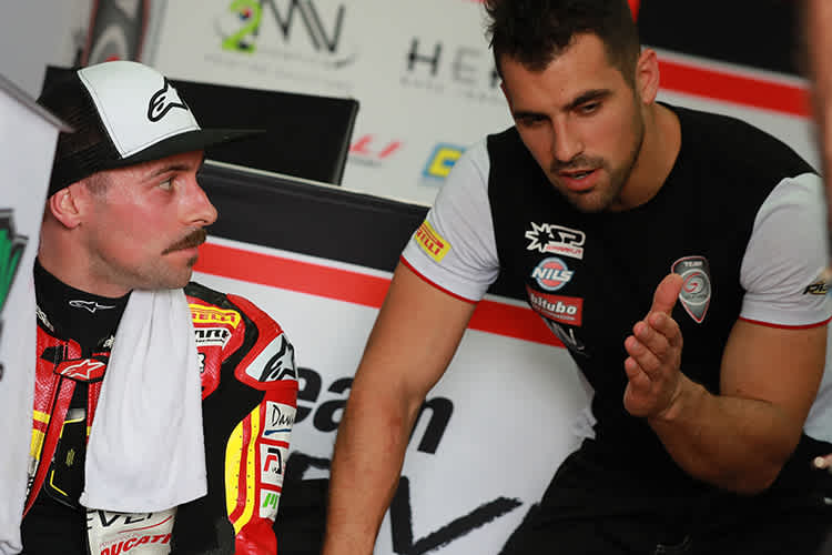 Eugene Laverty (li.) mit Teammanager Denis Sacchetti