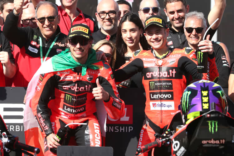 Starkes Team: Nicolo Bulega (li.) und Alvaro Bautista