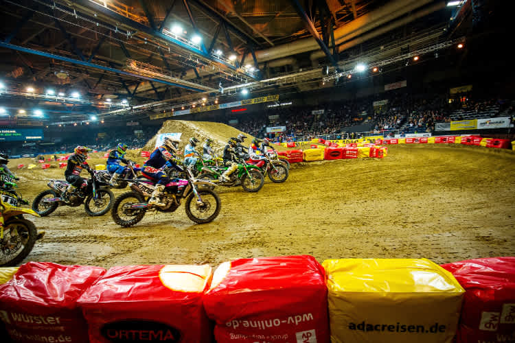 Viele Fans freuen sich auf das Supercross in Stuttgart