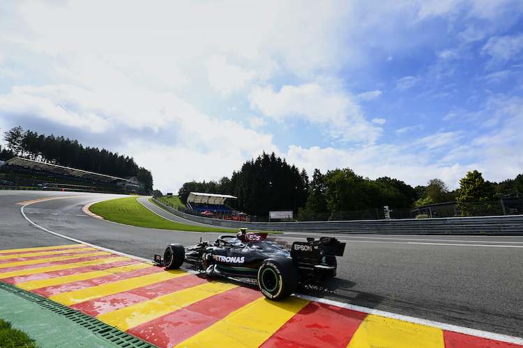 Valtteri Bottas blieb im ersten freien Training der Schnellste 