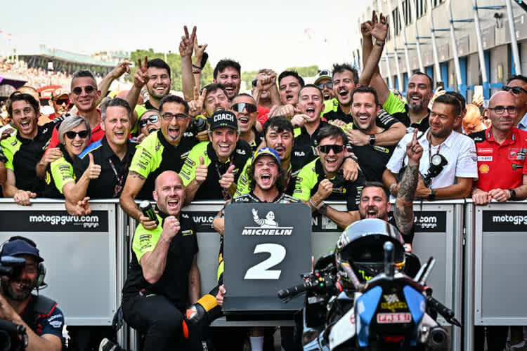 Am Sonntag in Assen: Jubel um den zweitplatzierten Marco Bezzecchi