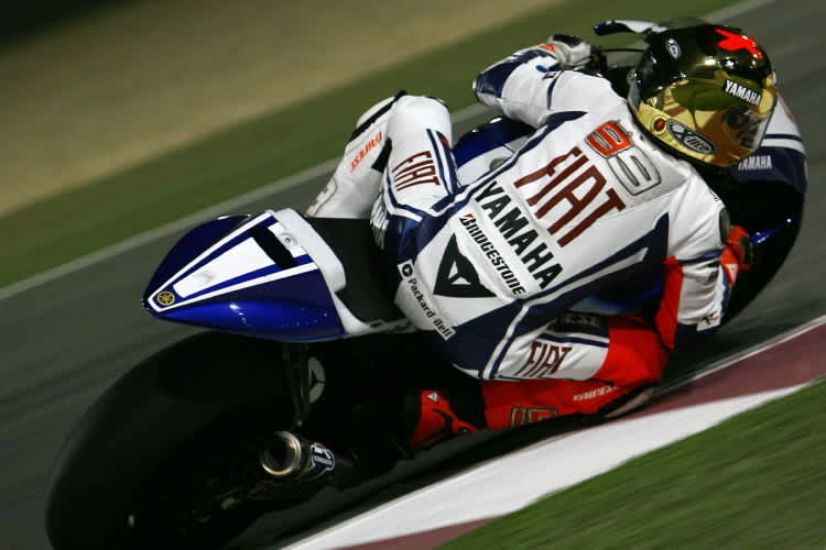 Jorge Lorenzo schliesst in Katar auf.