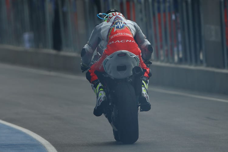 Die MV Agusta gibt öfters Rauchzeichen