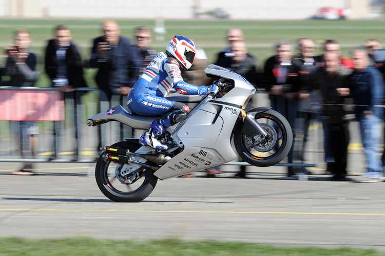 Freddie Spencer bei einem Demo-Run mit der Suter MMX 500