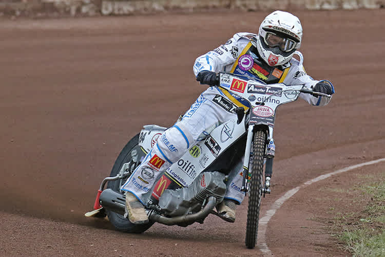 Martin Smolinski im Training in Abensberg – da war die Bahn noch gut