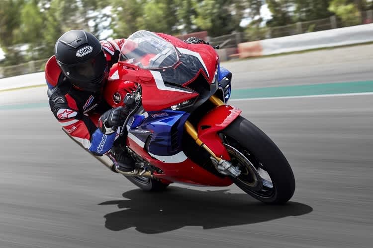 Honda CBR1000RR-R Fireblade SP im Fahrtest: Wer schnell sein will, darf hohe Drehzahlen in kleinen Gängen nicht scheuen