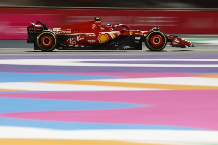 Tapfer: Carlos Sainz fühlte sich nicht wohl, dennoch nahm er an beiden Trainings teil