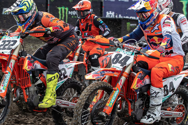 Nur für die Startphase werden im Motocross die Vordergabeln eingetaucht und arretiert