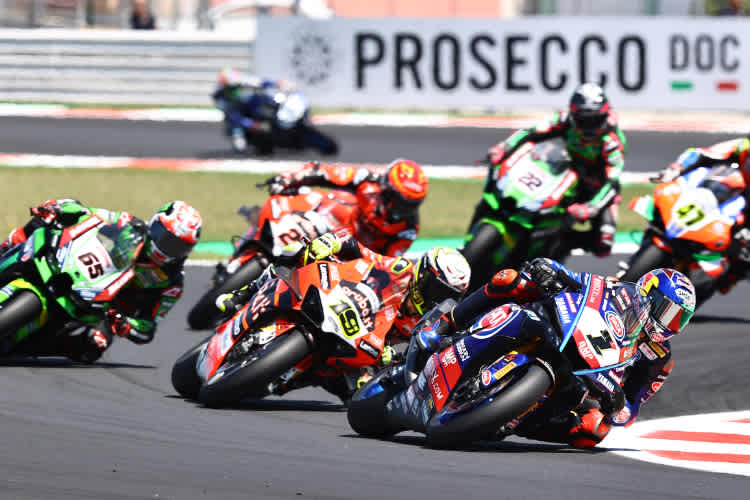 Toprak Razgatlioglu (vorne) will mehr gewinnen